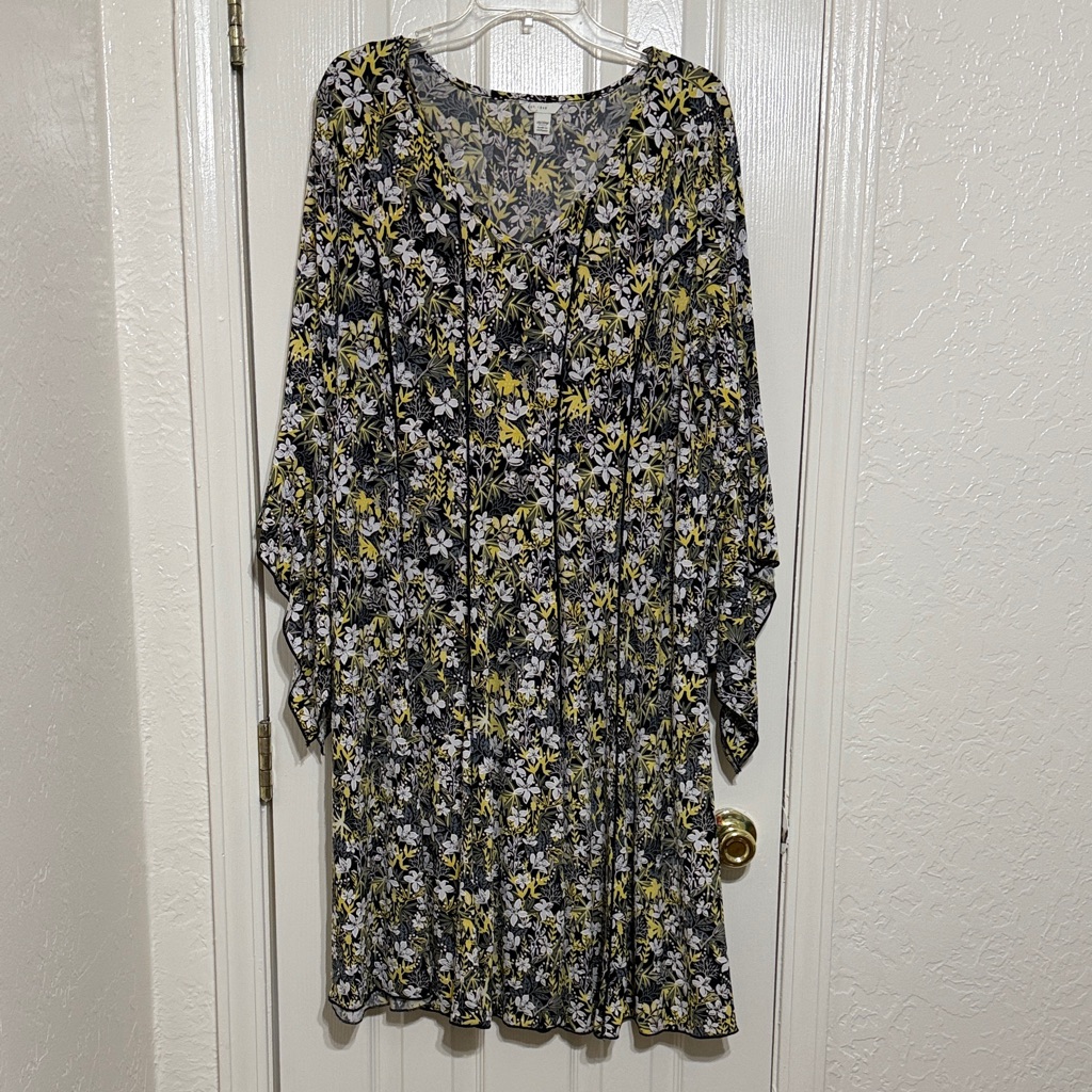 Women's Floral V-Neck Long Sleeve Dress In Black And Yellow